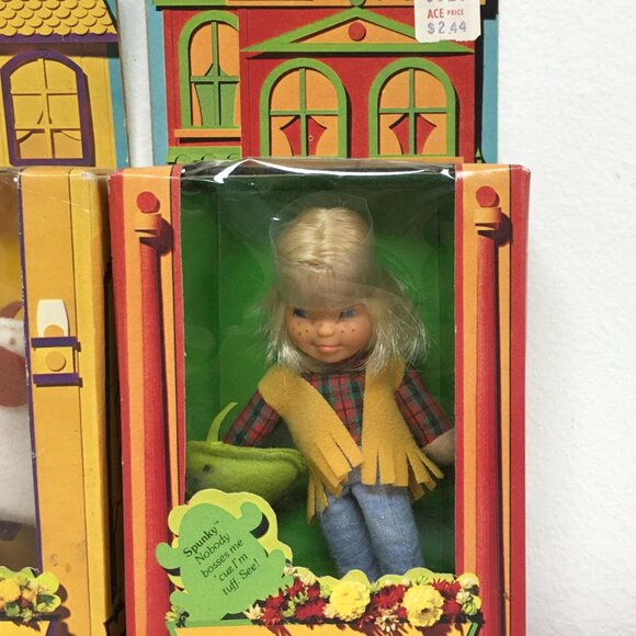 Lot of Nine (9) Vintage 1975 "Honey Hill Bunch" Dolls - by Mattel - Picture 9 of 13